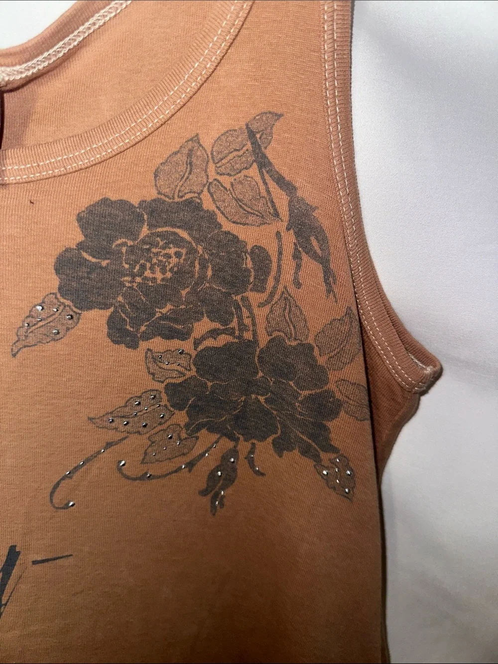 Harley-Davidson Tan Floral Logo Handkerchief Hem Tank - Picture 4 of 11